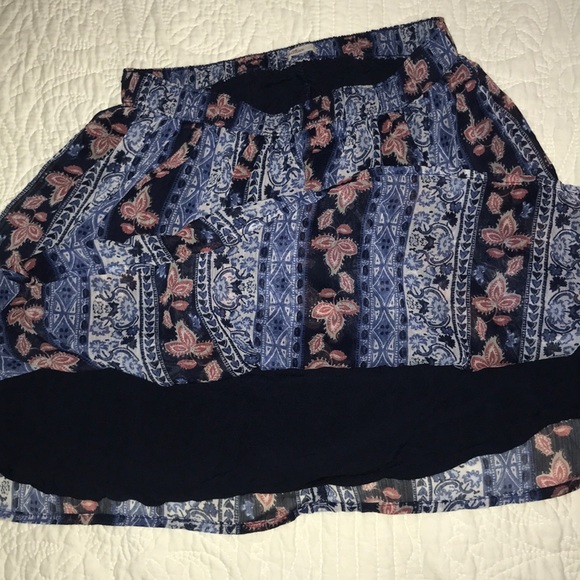Super Cute Hollister Flowy Mini Skirt - Picture 3 of 3